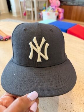 Aime Leon Dore dark gray Yankee hat